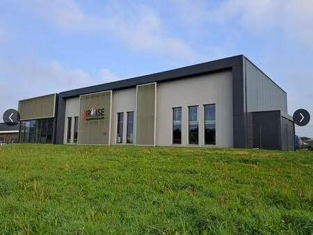 local d'activités à louer