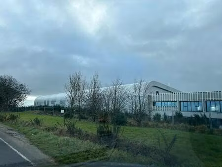 local d'activités à louer