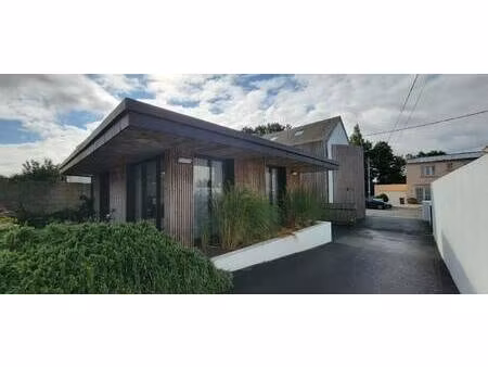 local d'activités à vendre