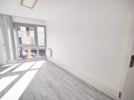 location locaux professionnels 3 pièces 64.5 m² à melun (77000)  1 438 €