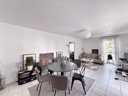 vente appartement 4 pièces 92 m² à ferney-voltaire (01210)  528 000 €