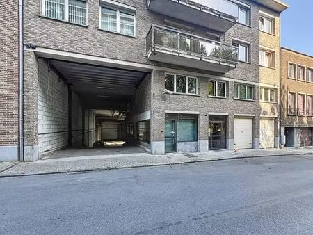 atelier - entrepôt de 1050m² + espace bureaux de 140m²