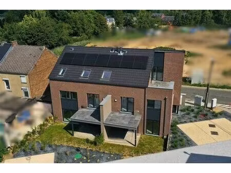 appartement neuf 2 chambres situé au premier étage avec gren