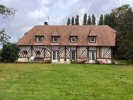 maison de caractère avec colombages de 155 m2 avec 4 chambres avec une annexe 49 m2 sur 50