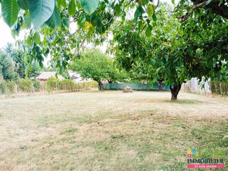 lagrave centre (81)  terrain constructible plat et clôturé de 1400 m²