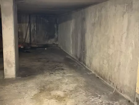 double place de parking en enfilade