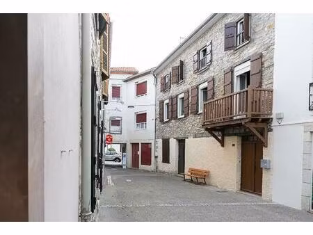 triplex chaleureux de 109 m2 habitables  balcon  tout à pied