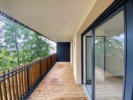 appartement t3 avec grande terrasse bois – résidence récente et arborée