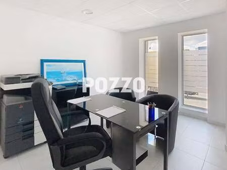 location bureaux et commerces à saint-hilaire-du-harcouët (50600) : à louer / 48m² saint-h