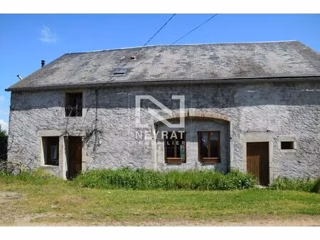 ancienne fermette sur 3200m²