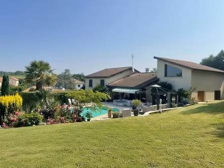 maison de 6 pièces de luxe en vente à sathonay-village  france