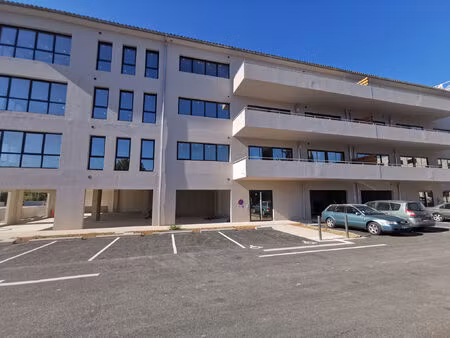 location bureau 182 m² à aubagne (13400)