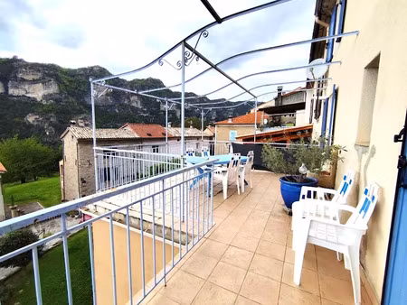 vente propriété 5 pièces 121 m² à braux (04240)  280 000 €