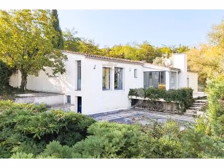 à vendre villa contemporaine de plain-pied avec appartement indépendant villedieu (84110)