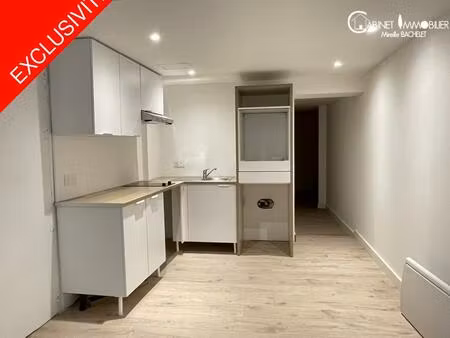 ceyreste  en exclusivité. appartement rez-de-chaussée  entièr