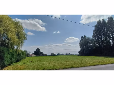 terrain constructible de 1800 m² à clermont