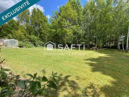 300 m2 au sol  aucun travaux ni vis à vis  studio déjà aménagé  2038 m2  piscinable 