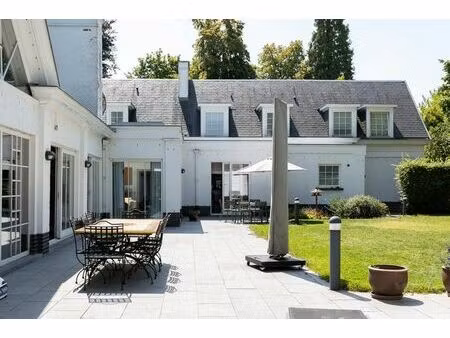 faubourg - villa avec piscine sur 33 ares