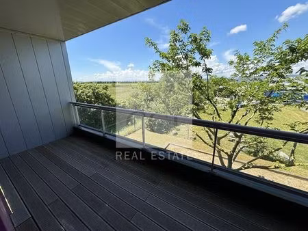 location bureau 1006 m² à pusignan (69330)