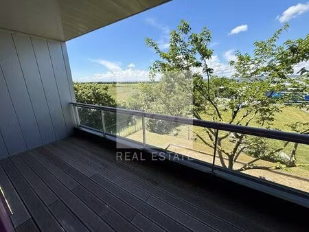 location bureau 919 m² à pusignan (69330)