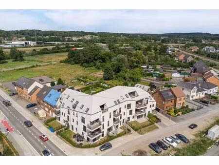 penthouse élégant avec 3 chambres - emplacement de choix.