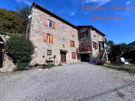 vente maison 9 pièces 200 m² angoustrine-villeneuve-des-escaldes (66760)