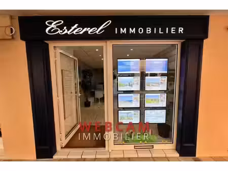 vente commerce 75 m² saint-raphaël (83530)