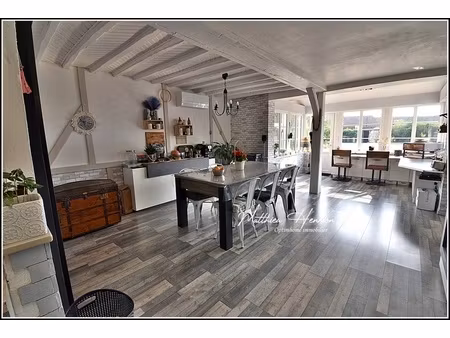 exclusivité : maison de caractère rénovée  avec volumes et charme  dpe c