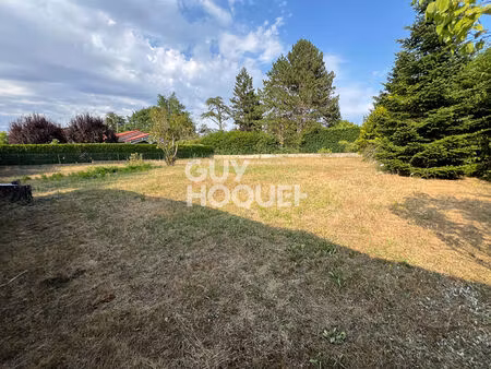 terrain feurs 743 m2