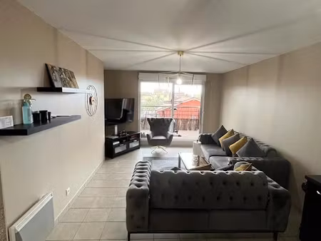 location appartement 3 pièces 60 m² à vaulx-en-velin (69120)  900 €