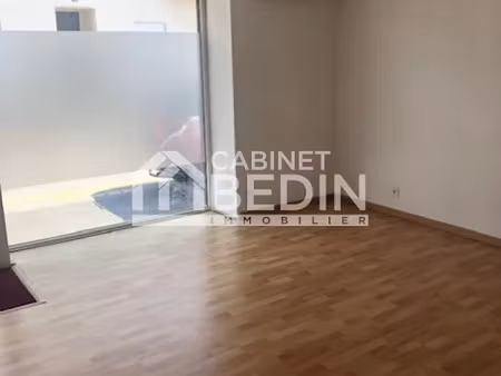 location locaux professionnels 38 m² à libourne (33500)  555 €