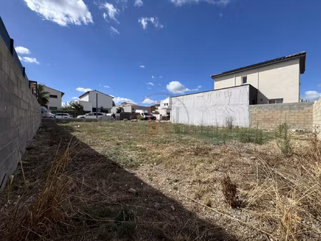 rare terrain à bâtir