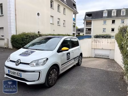 parking à louer - saint-cyr-sur-loire (37) - 90€