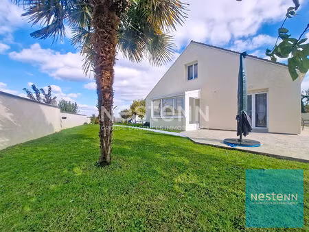 maison spacieuse avec 4 chambres surélevée sur un sous-sol total à la brosse montceaux