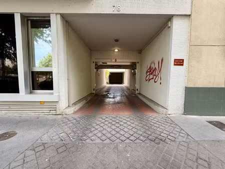 box et places de stationnement