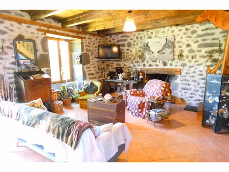 vente maison 4 pièces 110 m² vic-sur-cère (15800)