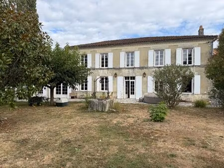 vente maison 10 pièces 433 m² bernay-saint-martin (17330)