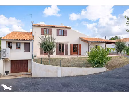 vente maison 9 pièces 230 m² à tesson (17460)  372 979 €