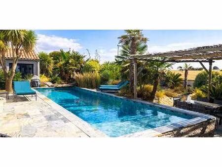 villa avec piscine et jardin la rochelle (17)