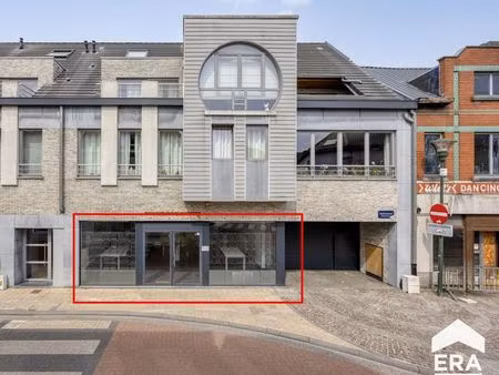 bureau spacieux et lumineux au centre de liedekerke