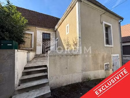 saint-satur (18300)  maison ancienne de 1729 avec dépendances - terrain de 275 m².