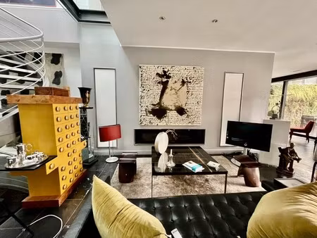 maison de luxe à vendre dans le quartier hôtel de ville-quinconce-saint seurin-fondaudège