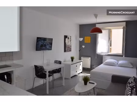 location meublée appartement 1 pièce 25 m² à caluire-et-cuire (69300)  900 €