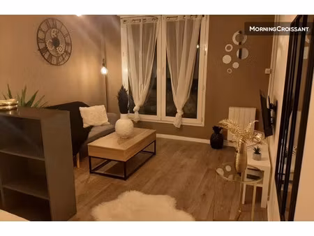 location meublée appartement 1 pièce 27 m² à elancourt (78990)  1 430 €
