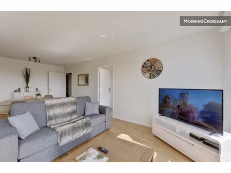 location meublée appartement 3 pièces 66 m² à la plaine saint denis (93210)  2 357 €