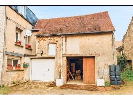 maison de ville de 157m² avec potentiel local professionnel et dépendances  jardin 90 950.