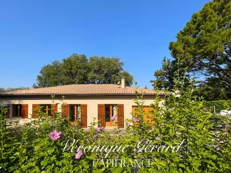 maison de plain-pied de 108 m² avec 4 chambres sur 1915 m² de terrain