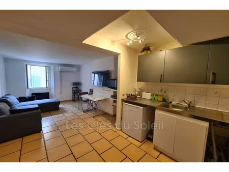 location appartement 2 pièces 36 m² à bandol (83150)  780 €