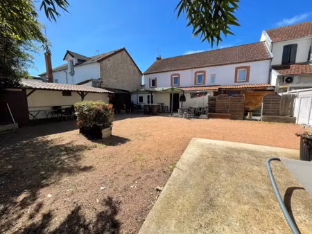 vente locaux professionnels à bellerive-sur-allier (03700)  285 000 €