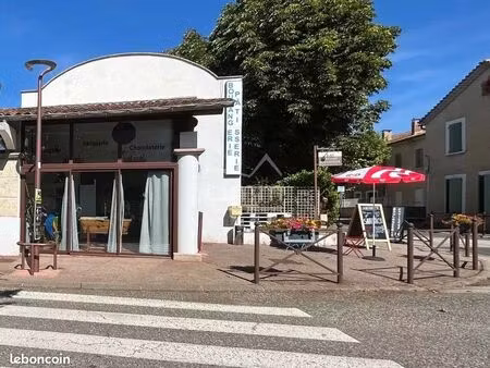 boulangerie  local commercial 220 m² mison